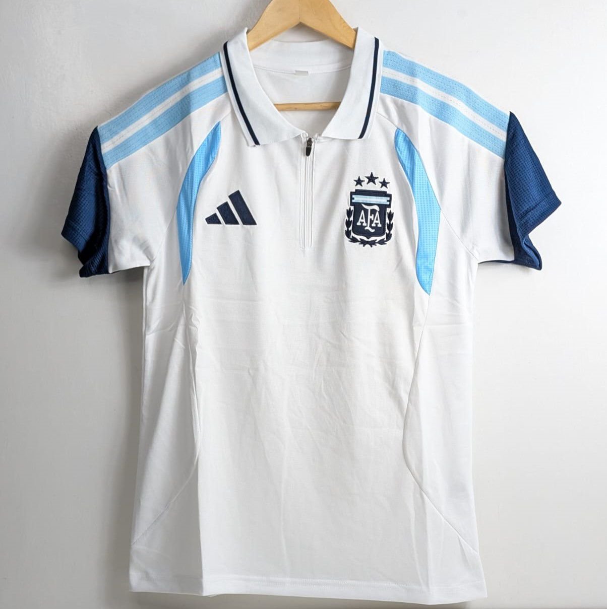 WhatsApp Image 2026-05-18 at 4.47.05 PM Argentina Trio Training Kit Half - ছবি 1